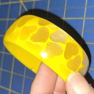 Pearllized Heart Yellow Plastic Wearable Bracelet New